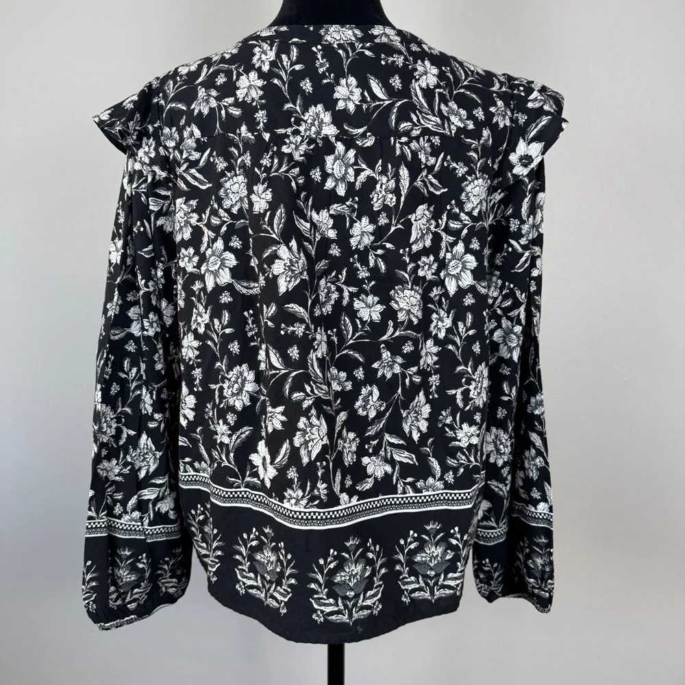 Time‎ and Tru Top Womens Medium M Black White Long Sleeves Relaxed Fit NWT